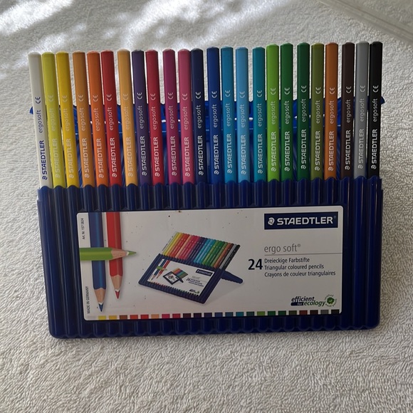 Staedtler Art Staedtler Ergosoft Colored Pencils 24 Count With Case